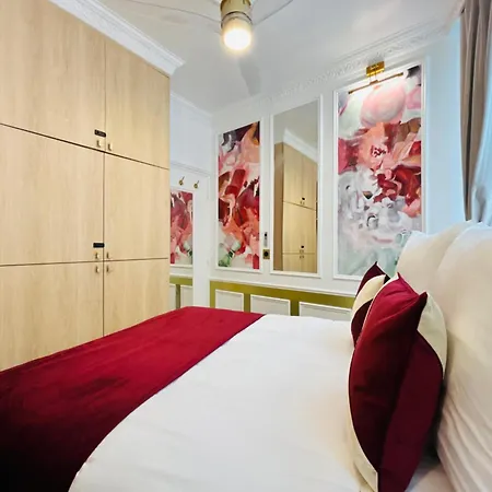 Apartment Merveil - Luxury - Marais - Charlot Paris